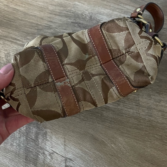 Coach purse - Picture 3 of 5